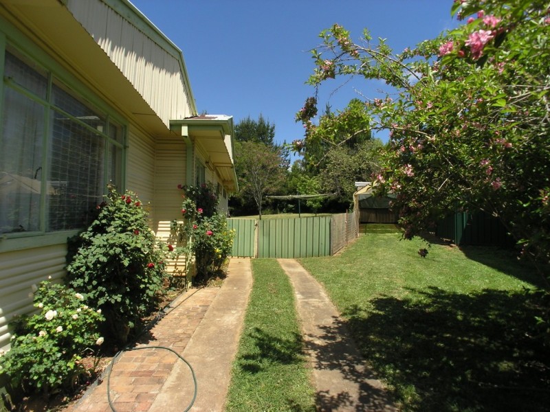 16 Collwood Crescent, Orange NSW 2800