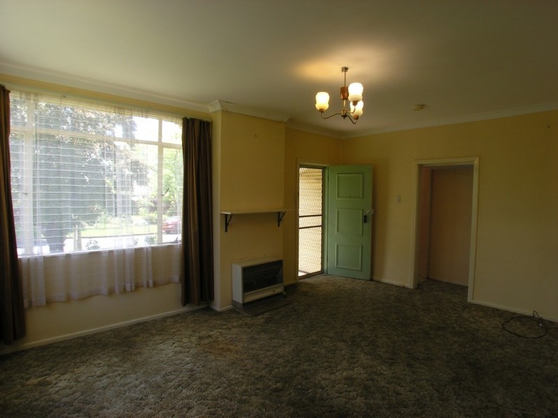 16 Collwood Crescent, Orange NSW 2800