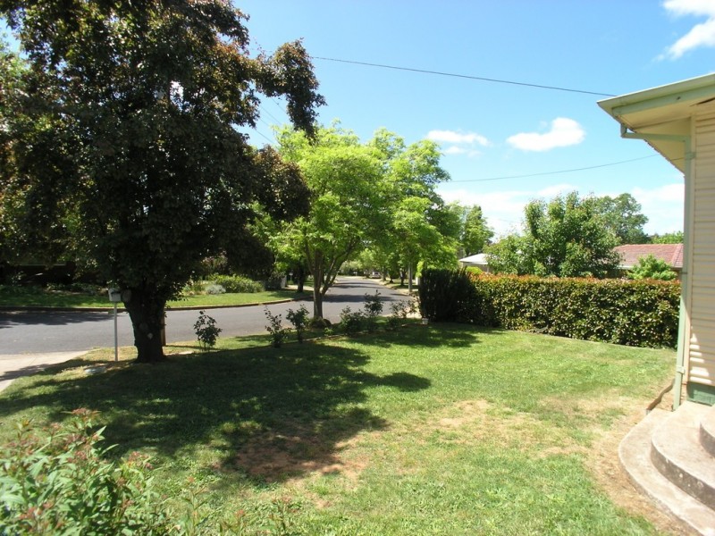 16 Collwood Crescent, Orange NSW 2800