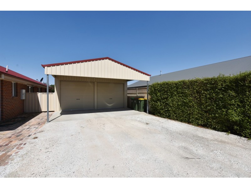 8 Grove Street, Spring Hill NSW 2800