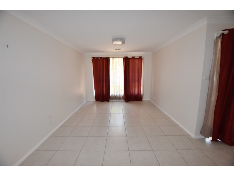 8 Grove Street, Spring Hill NSW 2800