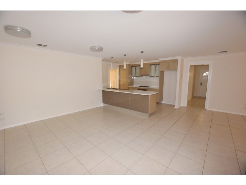 8 Grove Street, Spring Hill NSW 2800