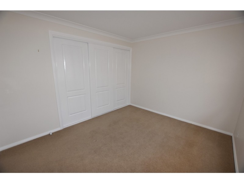 8 Grove Street, Spring Hill NSW 2800