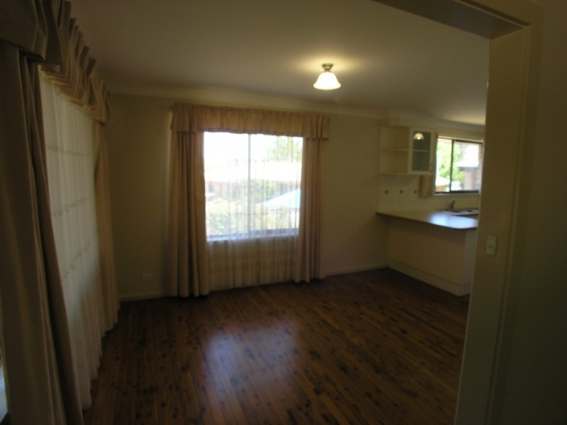 2 Parnoo Place, Orange NSW 2800