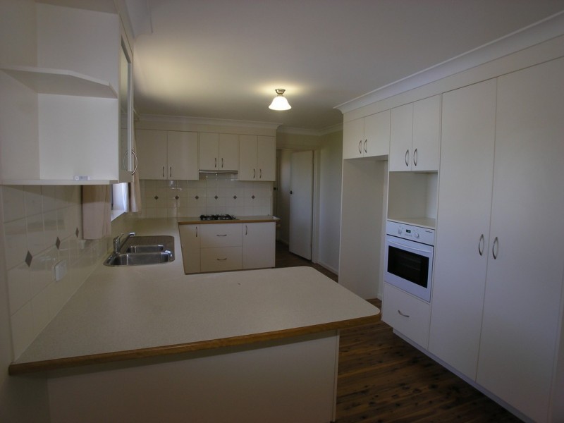 2 Parnoo Place, Orange NSW 2800