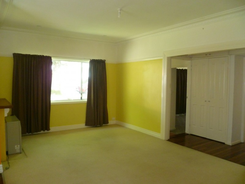 18 Fox Avenue, Orange NSW 2800
