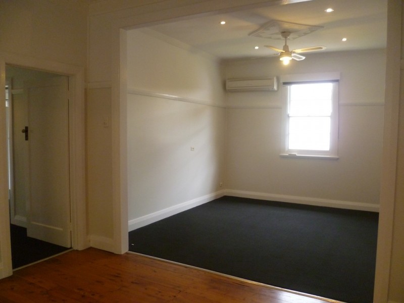 21 Allenby Road, Orange NSW 2800