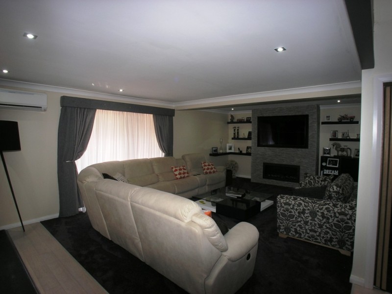 13 Wahratta Way, Orange NSW 2800