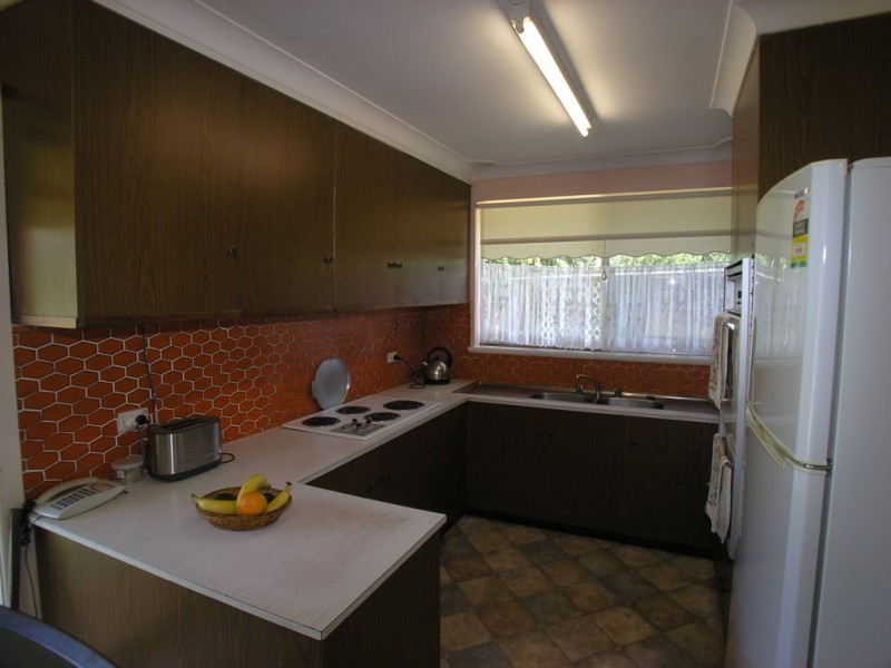 11 Benelong Place, Orange NSW 2800