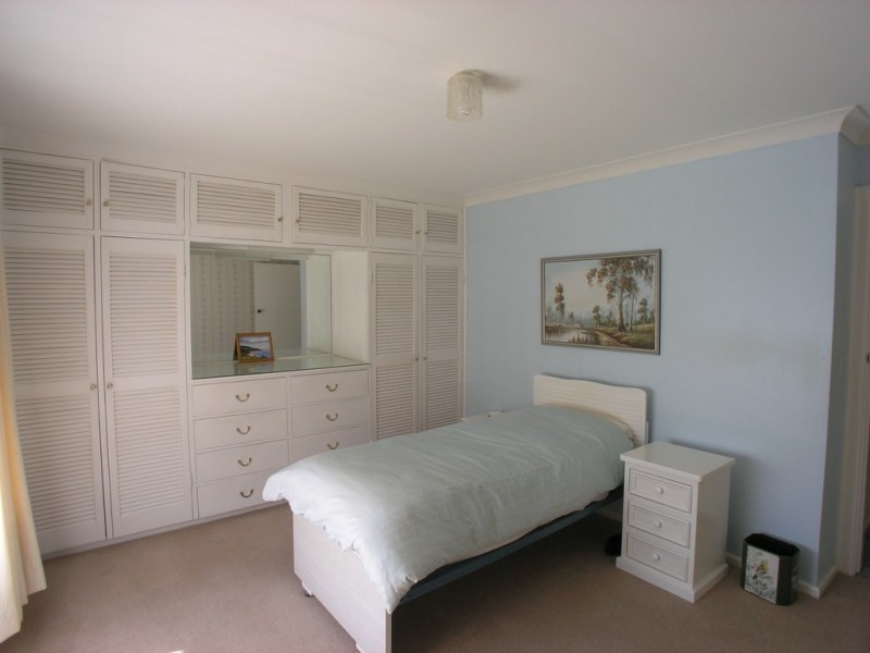 11 Benelong Place, Orange NSW 2800