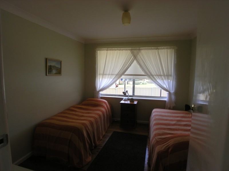 11 Benelong Place, Orange NSW 2800