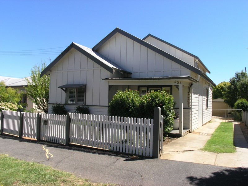 253 Byng Street, Orange NSW 2800