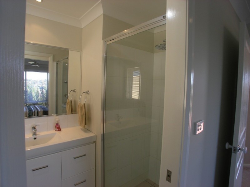 16 Quinlan Run, Orange NSW 2800
