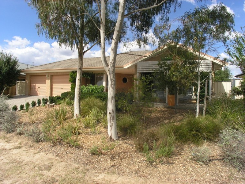2 Hoskins Place, Orange NSW 2800