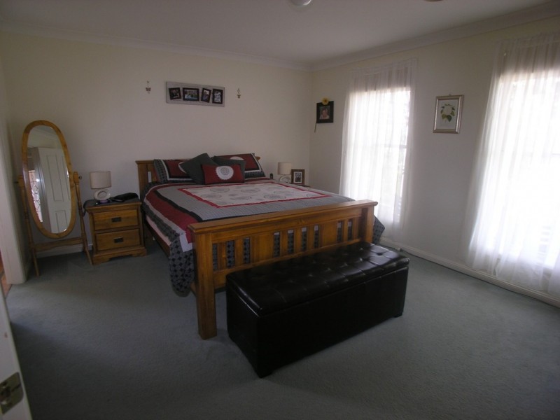 2 Hoskins Place, Orange NSW 2800
