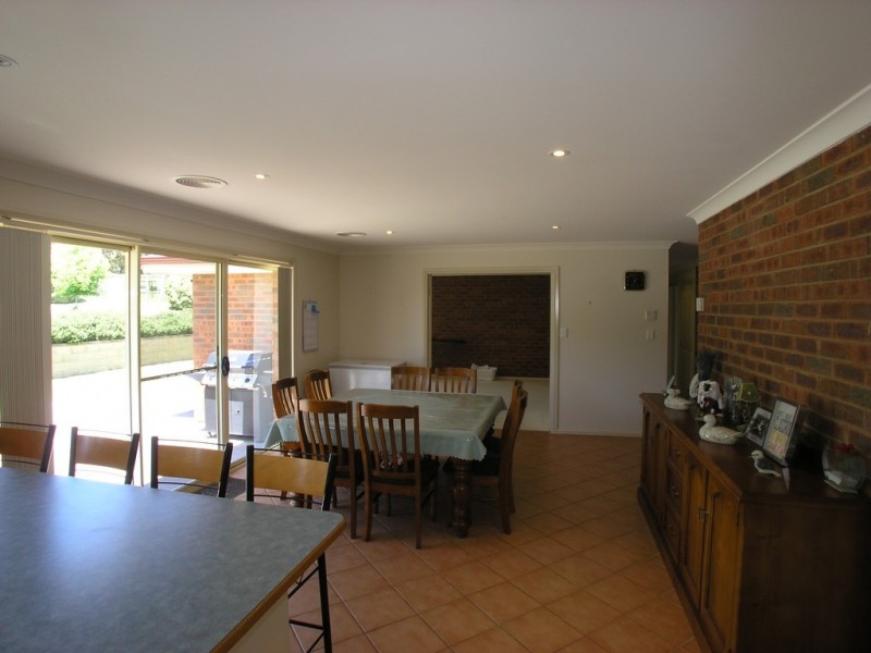 67 Weemilah Place, Clifton Grove NSW 2800