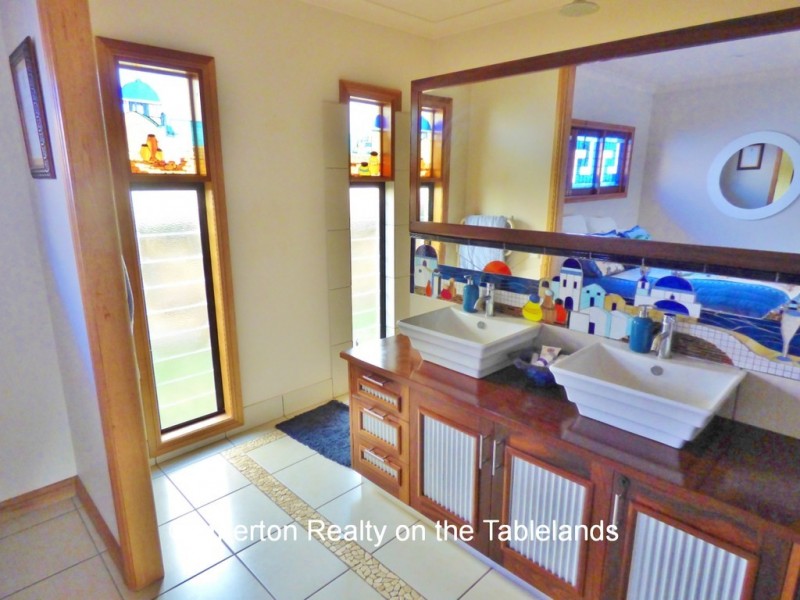 19 Neal St, Atherton QLD 4883