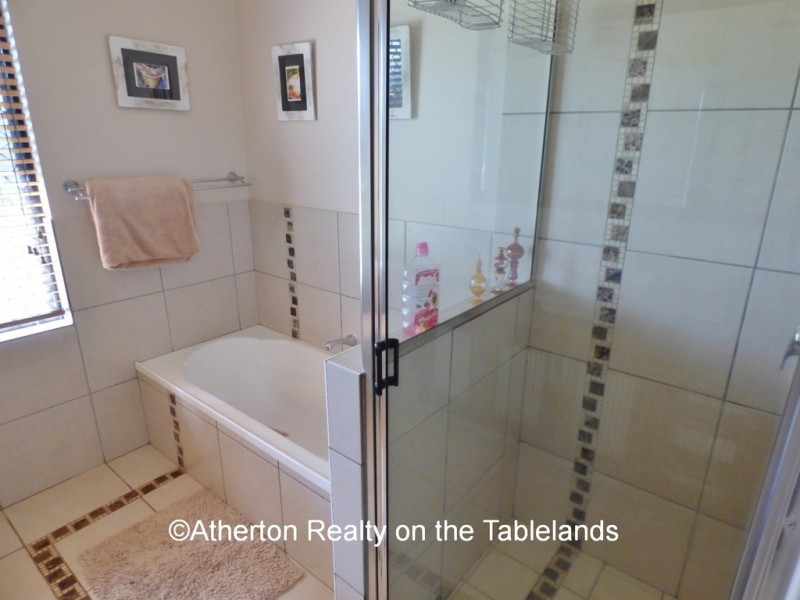 19 Neal St, Atherton QLD 4883