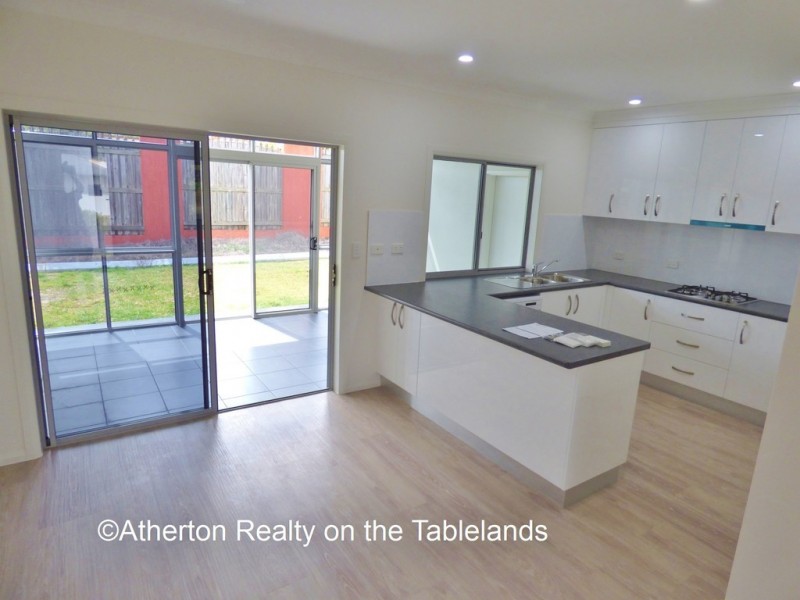 8/26-30 Weaver Street, Atherton QLD 4883