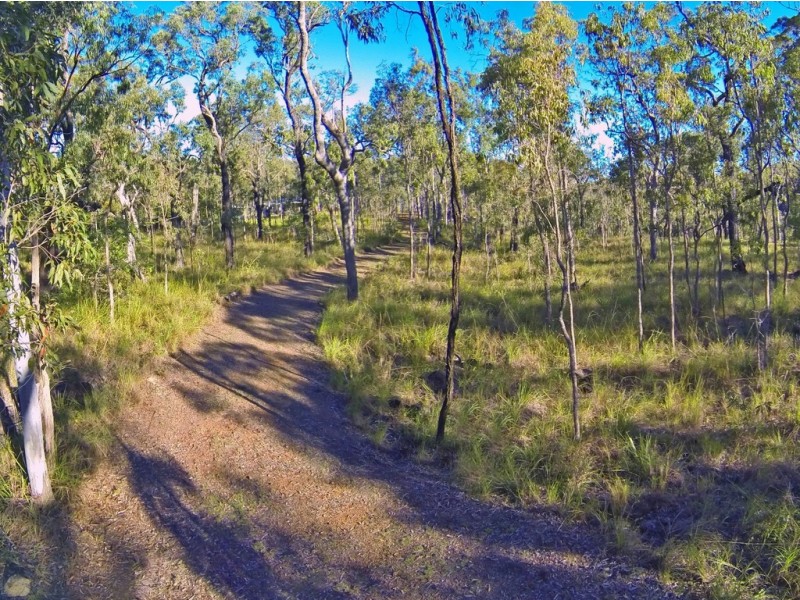 902 Park Lane, Millstream QLD 4888