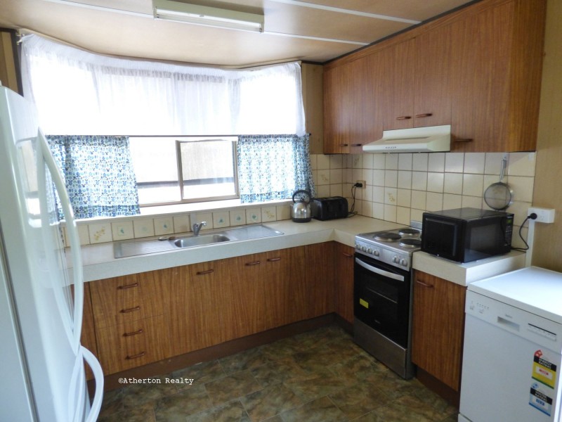 B2 Bettong Pde, Lake Tinaroo Home Park, Tinaroo QLD 4872