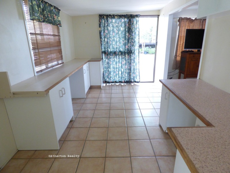 B2 Bettong Pde, Lake Tinaroo Home Park, Tinaroo QLD 4872