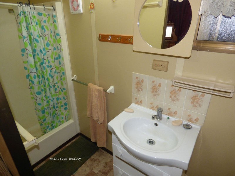 B2 Bettong Pde, Lake Tinaroo Home Park, Tinaroo QLD 4872