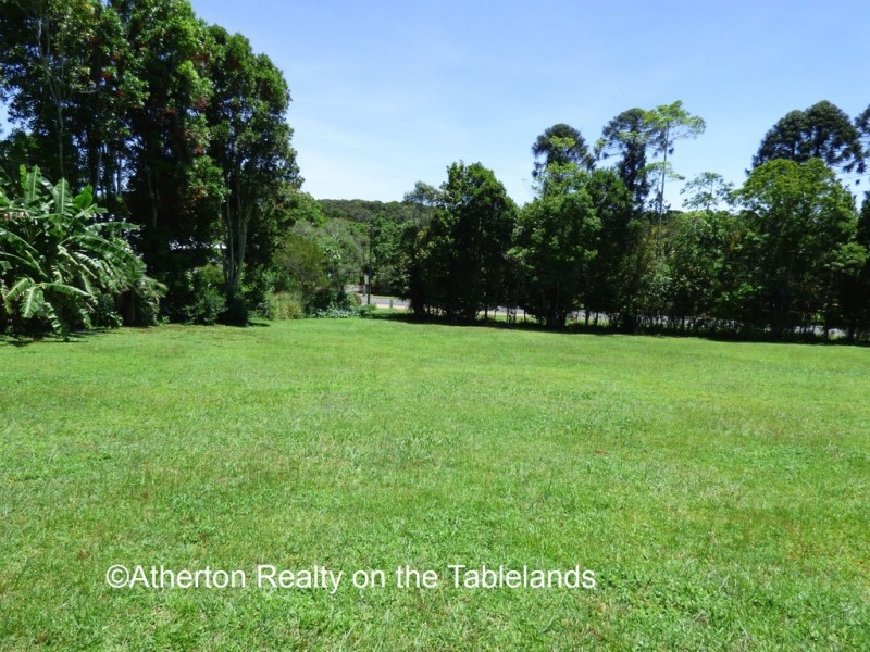 33 Park Ave, Malanda QLD 4885