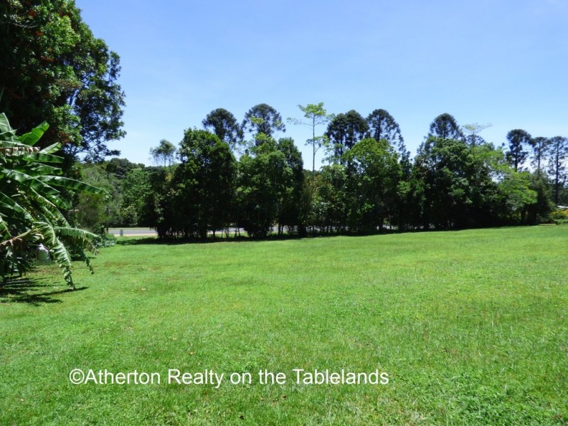 33 Park Ave, Malanda QLD 4885