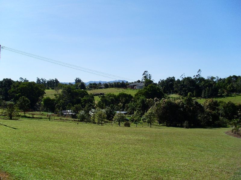 Lake Eacham QLD 4884