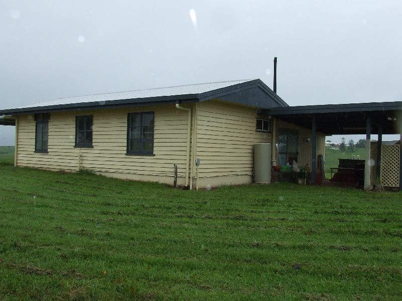 Lake Eacham QLD 4884