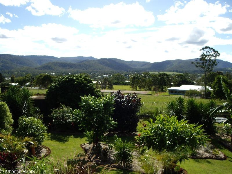 31-33 Phillips Ave, Atherton QLD 4883