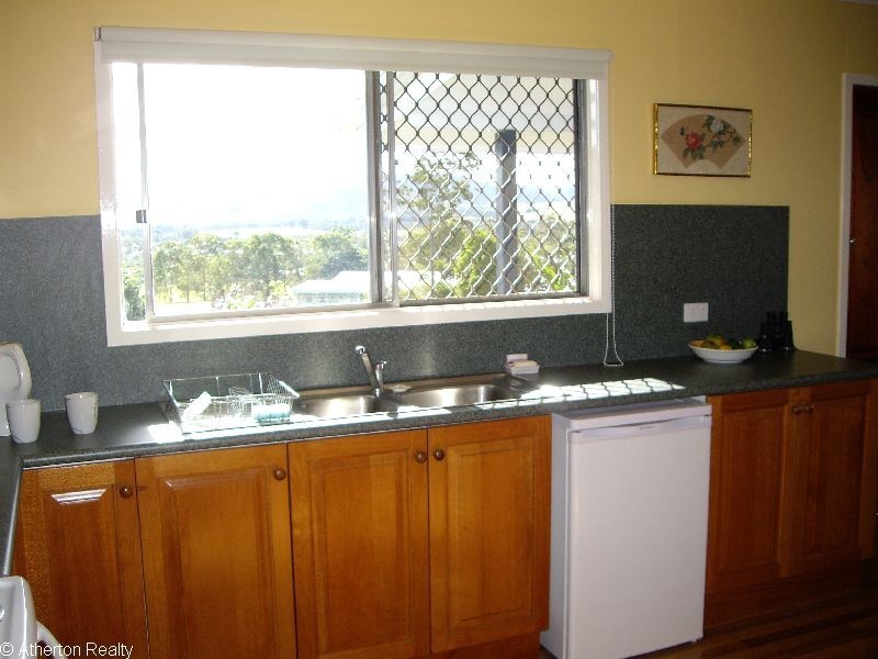 31-33 Phillips Ave, Atherton QLD 4883