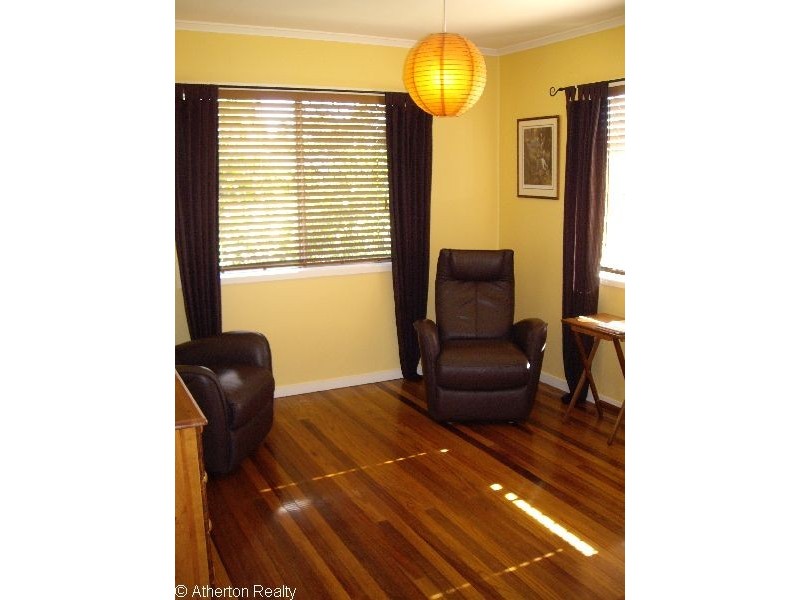 31-33 Phillips Ave, Atherton QLD 4883