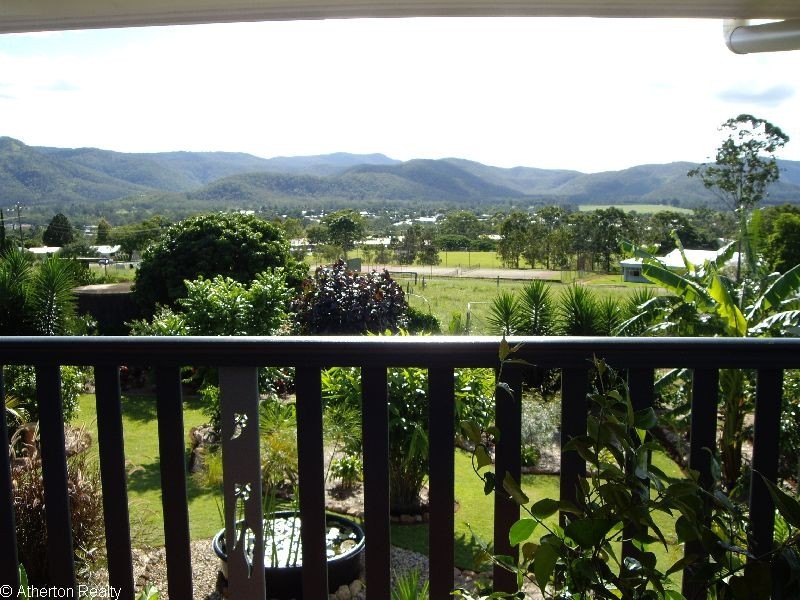 31-33 Phillips Ave, Atherton QLD 4883