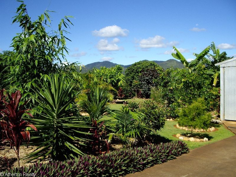 31-33 Phillips Ave, Atherton QLD 4883