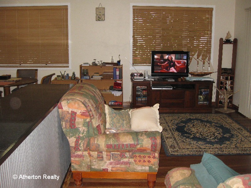 24 Maunds Rd, Atherton QLD 4883