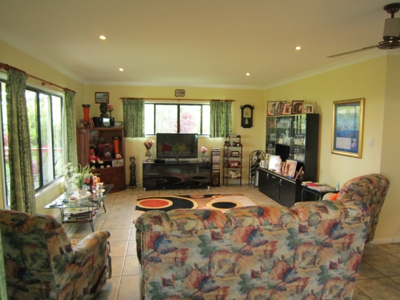 76 Rankine Dr, Tolga QLD 4882