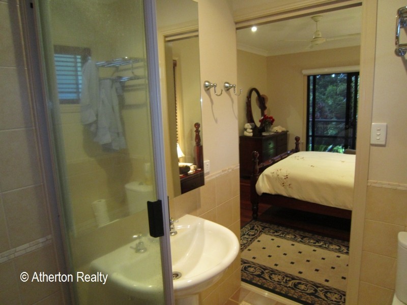 6 Centenary Drive, Atherton QLD 4883