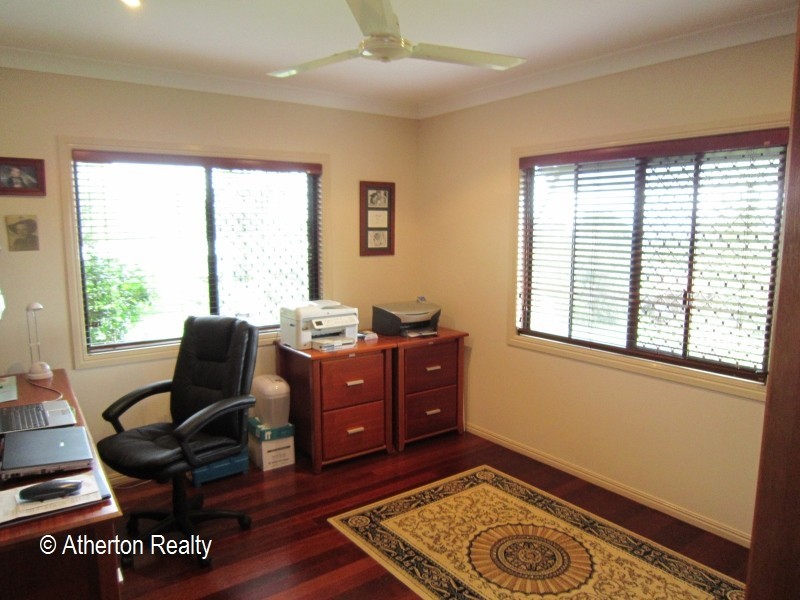 6 Centenary Drive, Atherton QLD 4883