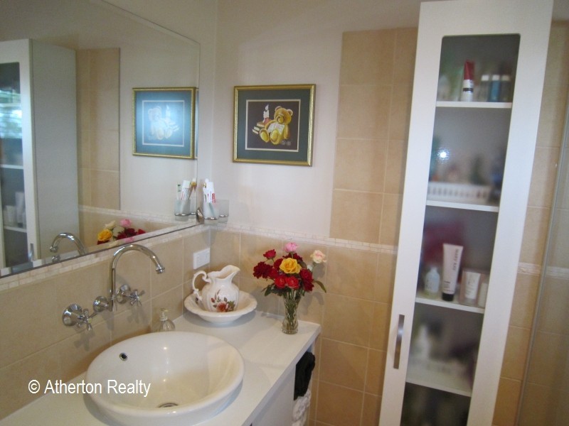 6 Centenary Drive, Atherton QLD 4883