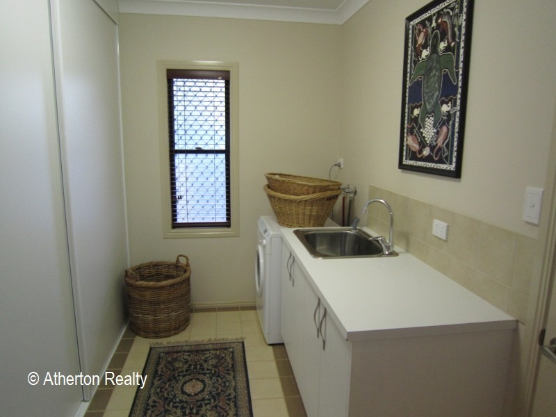 6 Centenary Drive, Atherton QLD 4883