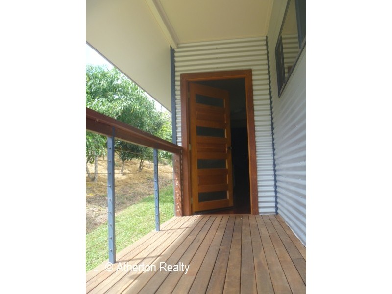 3 Bellevue Ct, Tinaroo QLD 4872