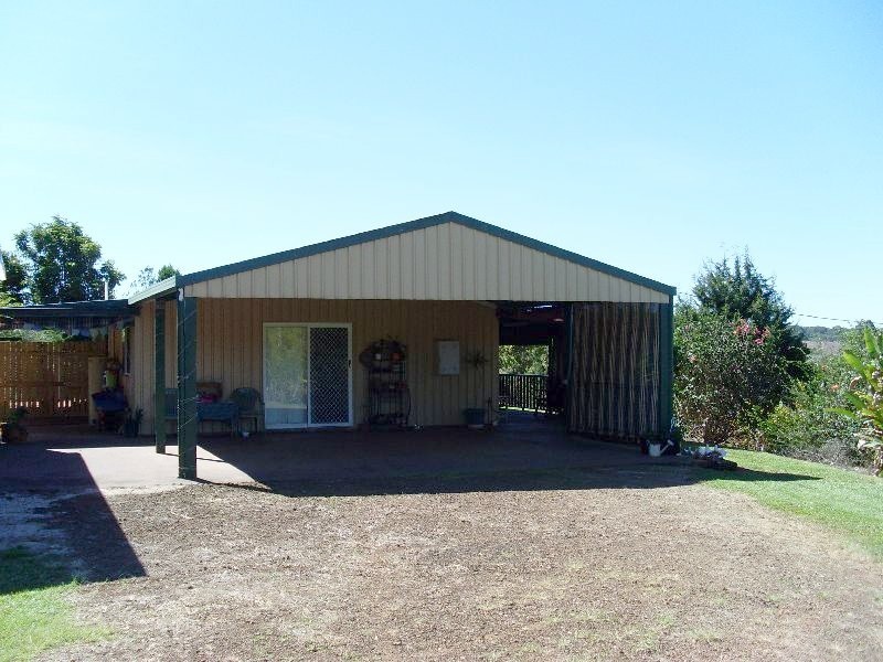 Lake Eacham QLD 4884