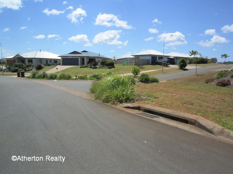 15 Wensley Ave, Yungaburra QLD 4884