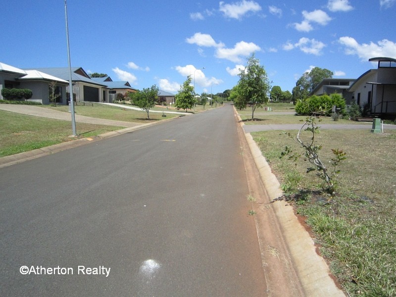 15 Wensley Ave, Yungaburra QLD 4884