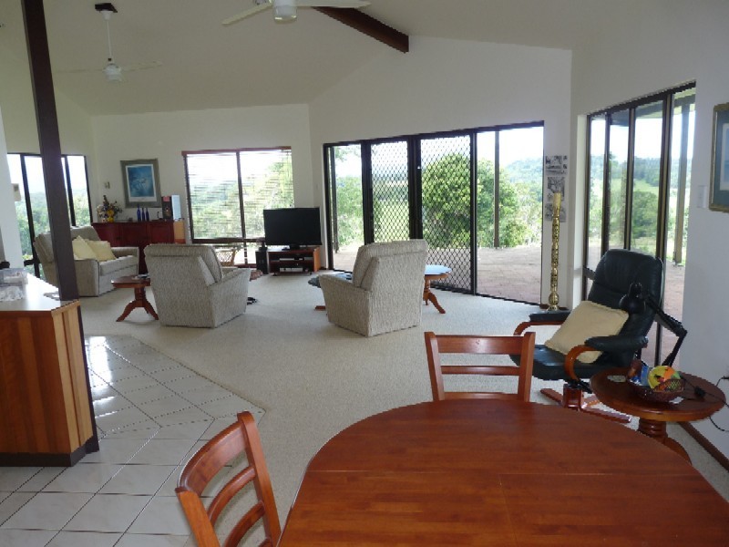 Lake Eacham QLD 4884