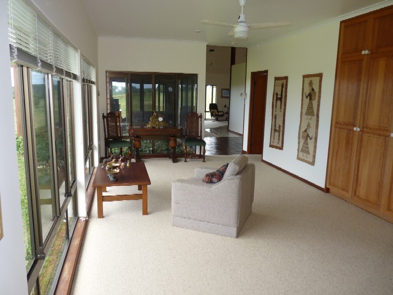 Lake Eacham QLD 4884
