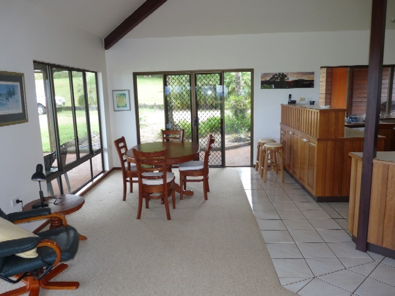 Lake Eacham QLD 4884