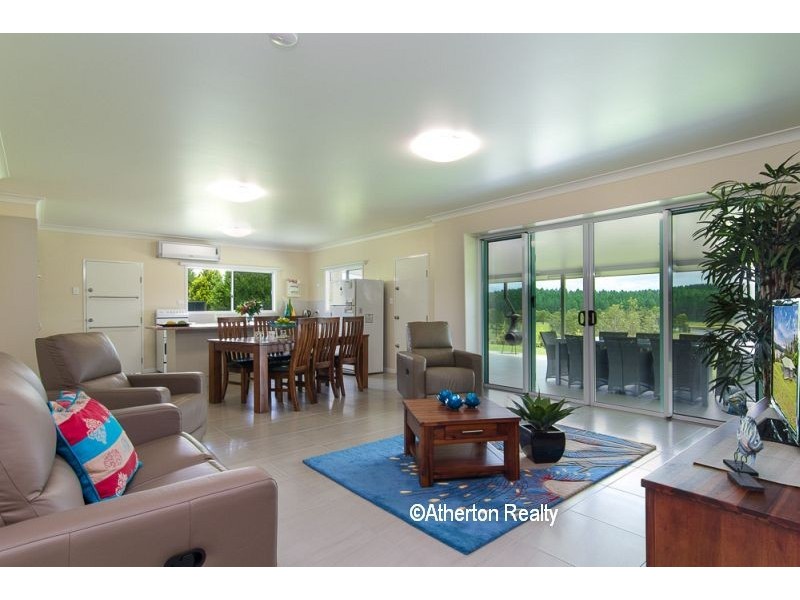 11 Bruce Rd, Yungaburra QLD 4884
